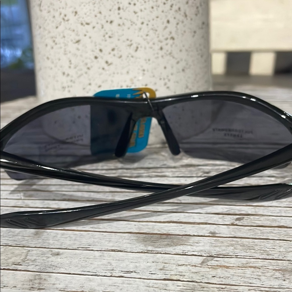 Black Sunglasses - Picture 3 of 3